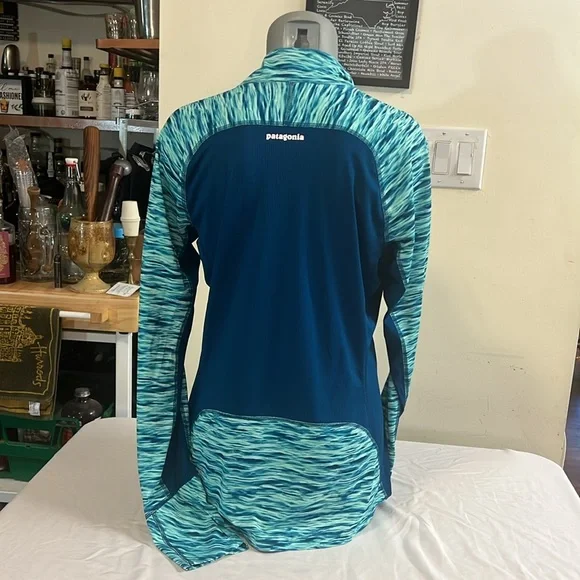 Patagonia All Weather Zip Neck Long Sleeve Shirt in Water Print Size Large - Picture 4 of 12